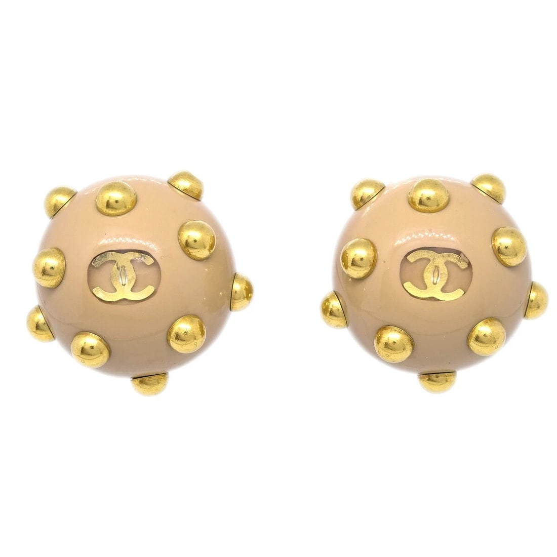 CHANEL STUDS BUTTON EARRINGS BEIGE GOLD CLIP-ON: Chanel Studs Button Earrings Beige Gold Clip-On Brand: Chanel Type/Style: Earrings Material: Gold-plated, Acrylic, Color: Gold, Beige Size: Diameter : 1.8 cm Accessories: None Accessories