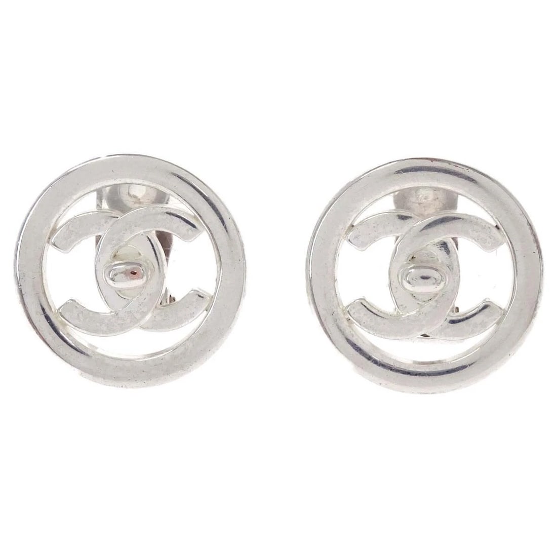 CHANEL TURNLOCK BUTTON CLIP-ON EARRINGS SILVER: Chanel Turnlock Button Clip-On Earrings Silver Brand: CHANEL Type/Style: Earrings Material: Silver Plated, Color: Silver Size: Diameter : 2.3 cm Accessories: None Accessories Notice: When