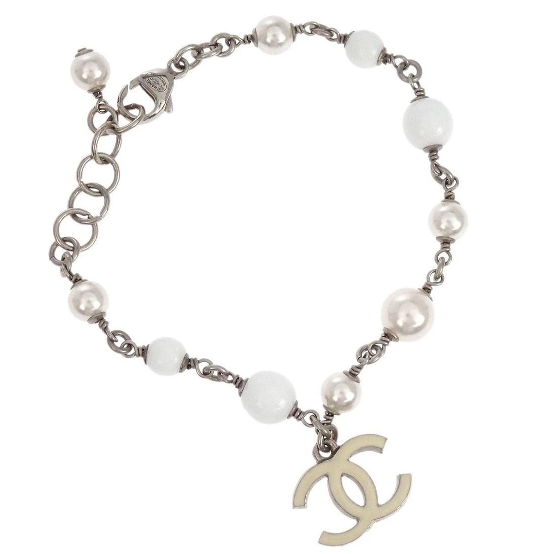 CHANEL CHAIN BRACELET SILVER: Chanel Chain Bracelet Silver Brand: CHANEL Type/Style: Bracelet Material: Silver Plated, Color: Silver Size: Inner circumference : 17.0 cm Width : 0.7 cm Charm : W 1.7 x H 1.3 cm Accessories: None