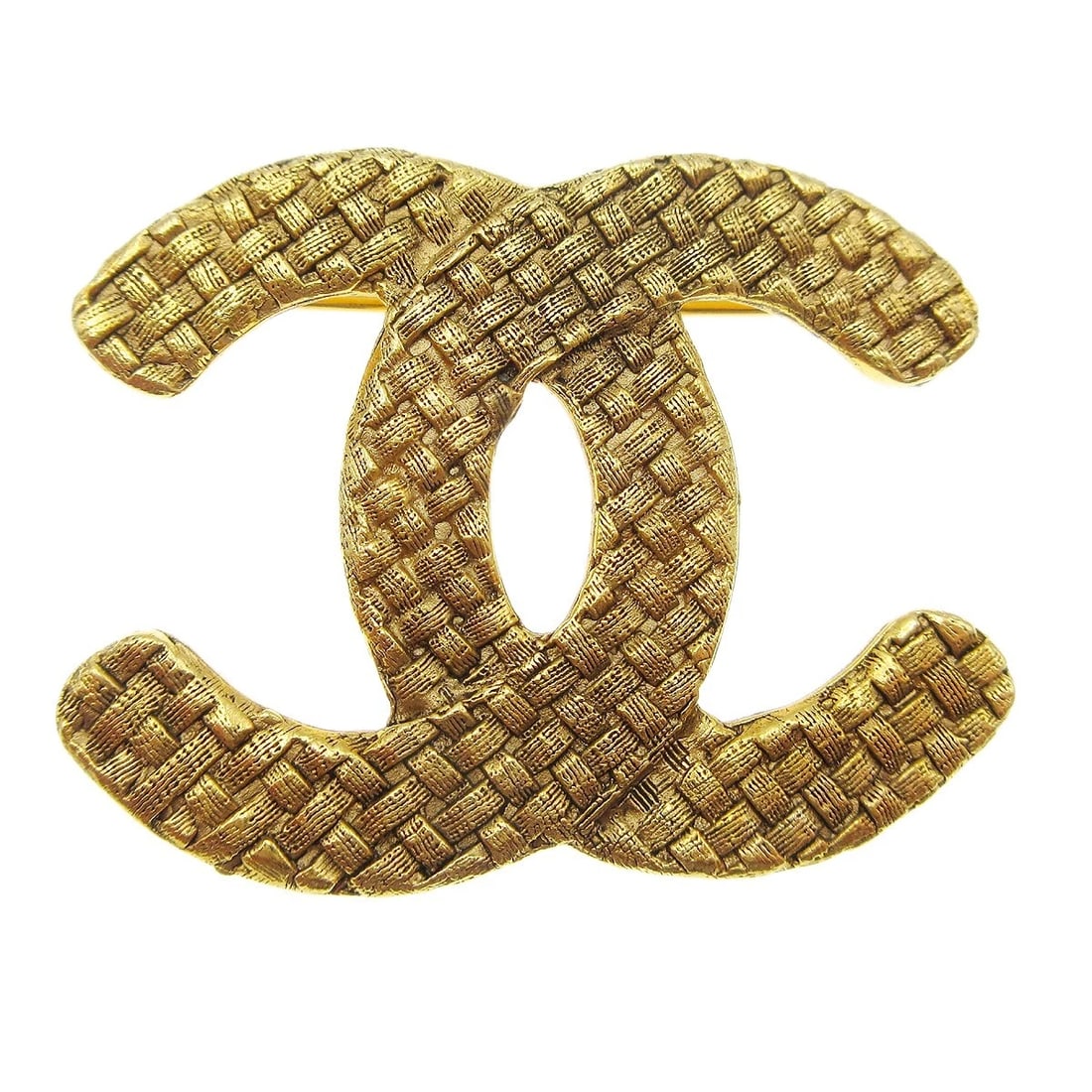 CHANEL QUILTED BROOCH PIN GOLD: Chanel Quilted Brooch Pin Gold Brand: CHANEL Type/Style: Brooch Material: Gold-plated, Color: Gold Size: W 4.5 x H 3.7 cm Accessories: None Accessories Notice: When purchasing pre-owned go
