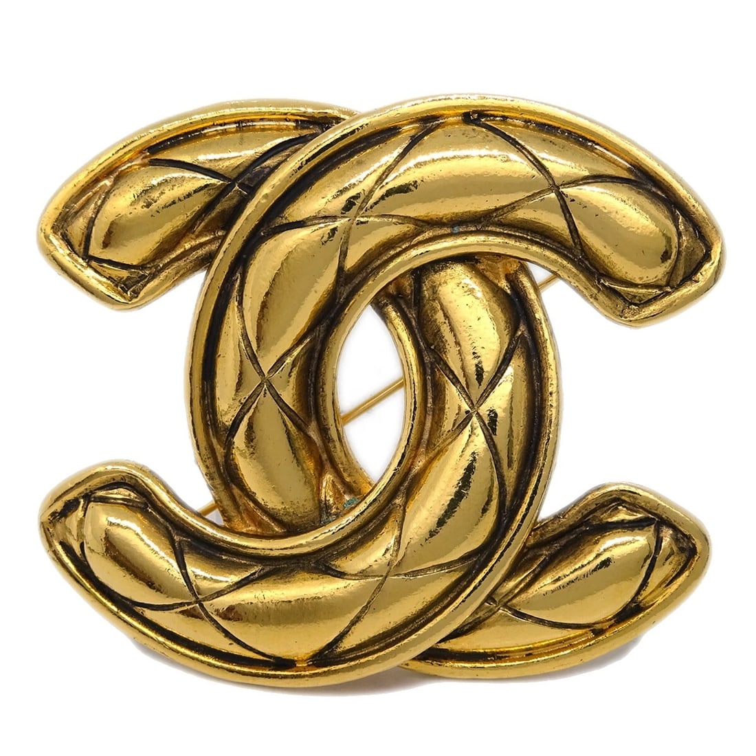 CHANEL QUILTED CC BROOCH PIN LARGE GOLD: Chanel Quilted CC Brooch Pin Large Gold Brand: CHANEL Type/Style: Brooch Material: Gold-plated, Color: Gold Size: W 5.6 x H 4.8 cm Accessories: None Accessories Notice: When purchasing pre
