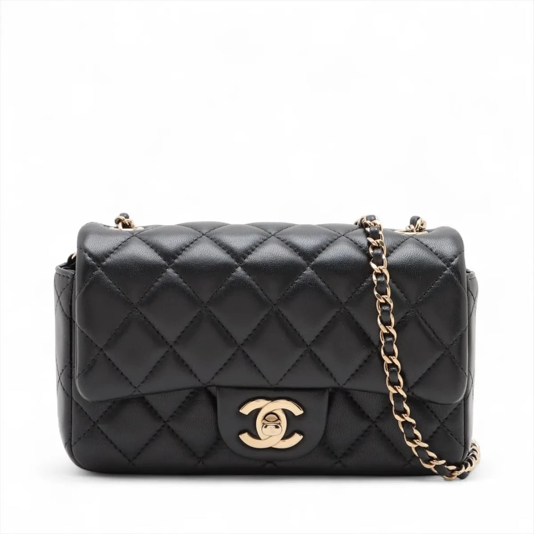 CHANEL MINIMATRASSE SINGLE CHAIN BAG: Chanel Minimatrasse Single Chain Bag Brand: Chanel Type/Style: Shoulder Bag Material: Lambskin Color: Black Size: Height:4.3inchLength:7.1inchDepth:1.8inch Accessories: None Accessories No