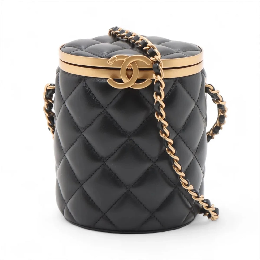 CHANEL MATELASSE LAMBSKIN CHAIN SHOULDER BAG: Chanel Matelasse Lambskin Chain Shoulder Bag Brand: Chanel Type/Style: Shoulder Bag Material: Lambskin Color: Black Size: Height:4.7inchLength:3.9inchDepth:3.1inch Accessories: None Access