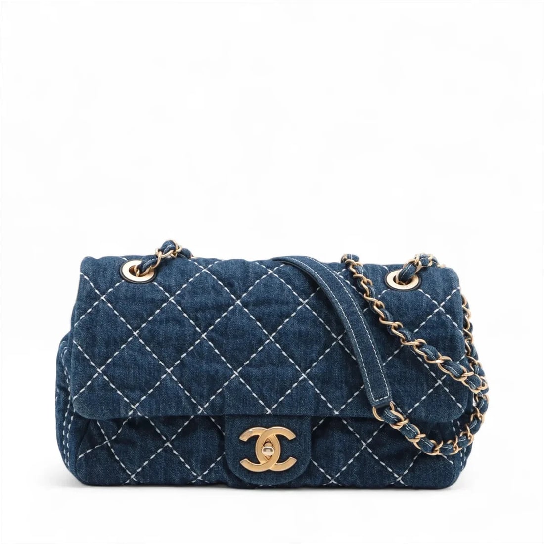 CHANEL MATELASSE DENIM SINGLE FLAP DOUBLE CHAIN BAG: Chanel Matelasse Denim Single Flap Double Chain Bag Brand: Chanel Type/Style: Shoulder Bag Material: Denim Color: Navy Blue Size: Height:6.3inchLength:10.0inchDepth:2.6inch Accessories: None <