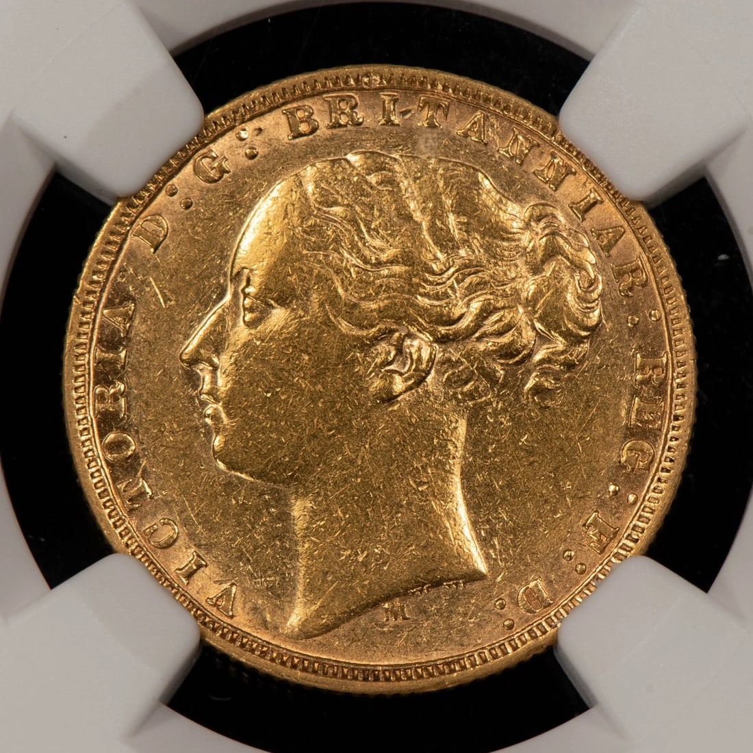 1877-M AUSTRALIA SOVEREIGN GOLD COIN ST GEORGE: 1877-M Australia Sovereign Gold Coin St George Brand/Mint: The Perth Mint Year: 1877 Fineness: 0.917 Country of Origin: Australia Accessories: None Accessories Notice: When purchasing pre-owned goo