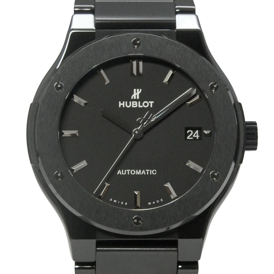 HUBLOT CLASSIC FUSION WATCH: Hublot Classic Fusion Watch Brand: HUBLOT Type/Style: Wristwatch Material: Band Material Ce Case Material N/A Color: Dial Color BLACK Size: Wrist Size 21cm Case Size 45mm Accessories: None