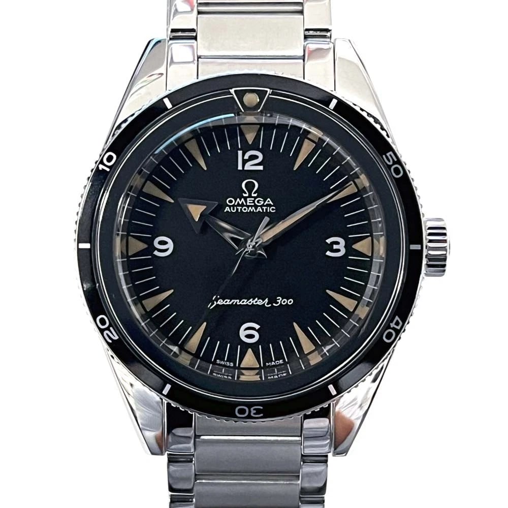 OMEGA SEAMASTER BLACK WATCH: Omega Seamaster Black Watch Brand: OMEGA Type/Style: Wristwatch Material: Case Material N/A Band Material N/A Color: Dial Color Black Size: Wrist Size 21cm Case Size 39mm Accessories: None