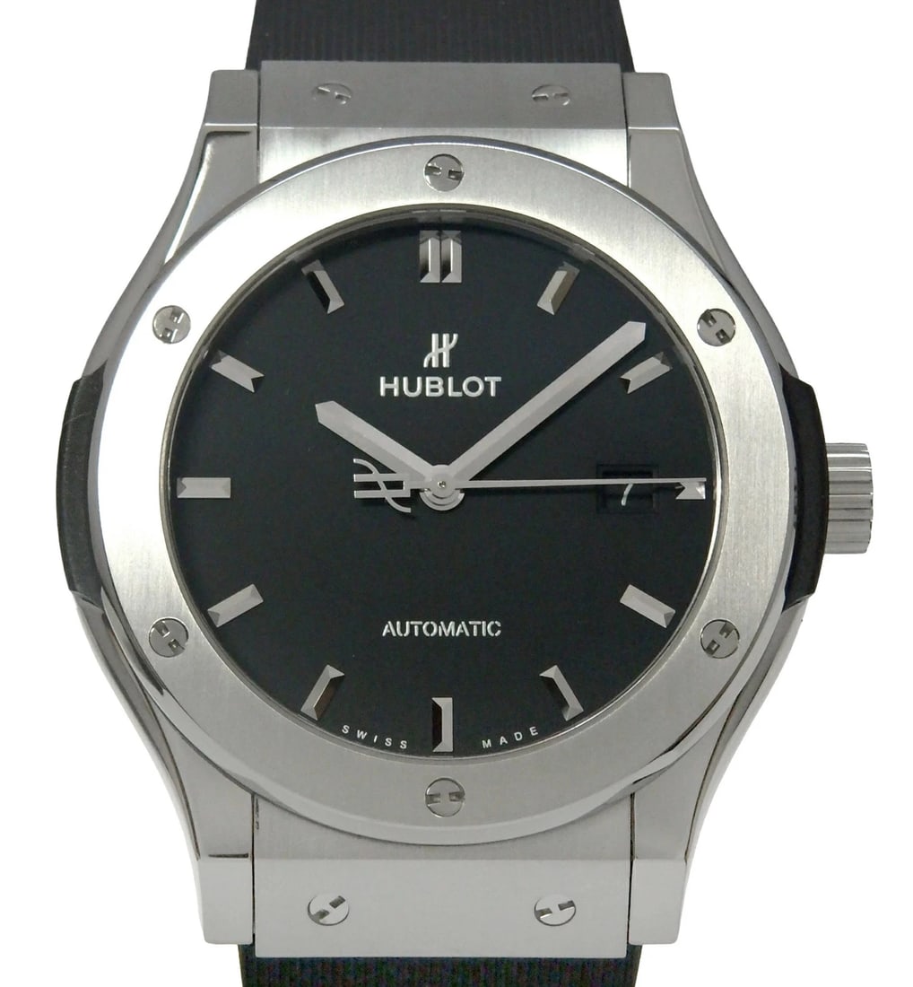 HUBLOT CLASSIC FUSION WATCH: Hublot Classic Fusion Watch Brand: HUBLOT Type/Style: Wristwatch Material: Band Material Ti/Rubber Case Material N/A Color: Dial Color Black Size: Case Size 42mm Accessories: None Accessories Notice: