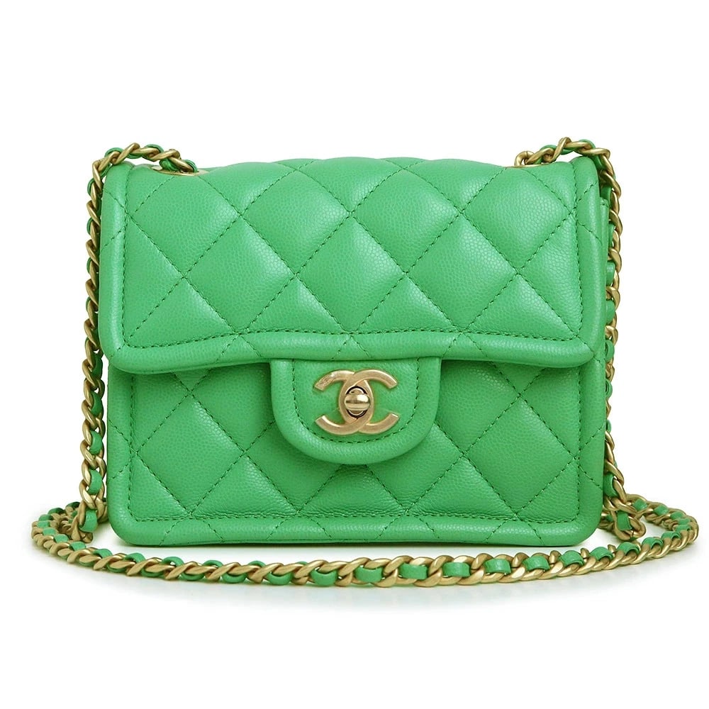 CHANEL MATELASSE SMALL CALF GREEN SHOULDER BAG: CHANEL Matelasse Small Calf Green Shoulder Bag Brand: CHANEL Type/Style: Shoulder Bag Material: Caviar Skin Color: Green Size: W: 17.5cm x H: 14cm x D: 6cm Accessories: None Accessories No