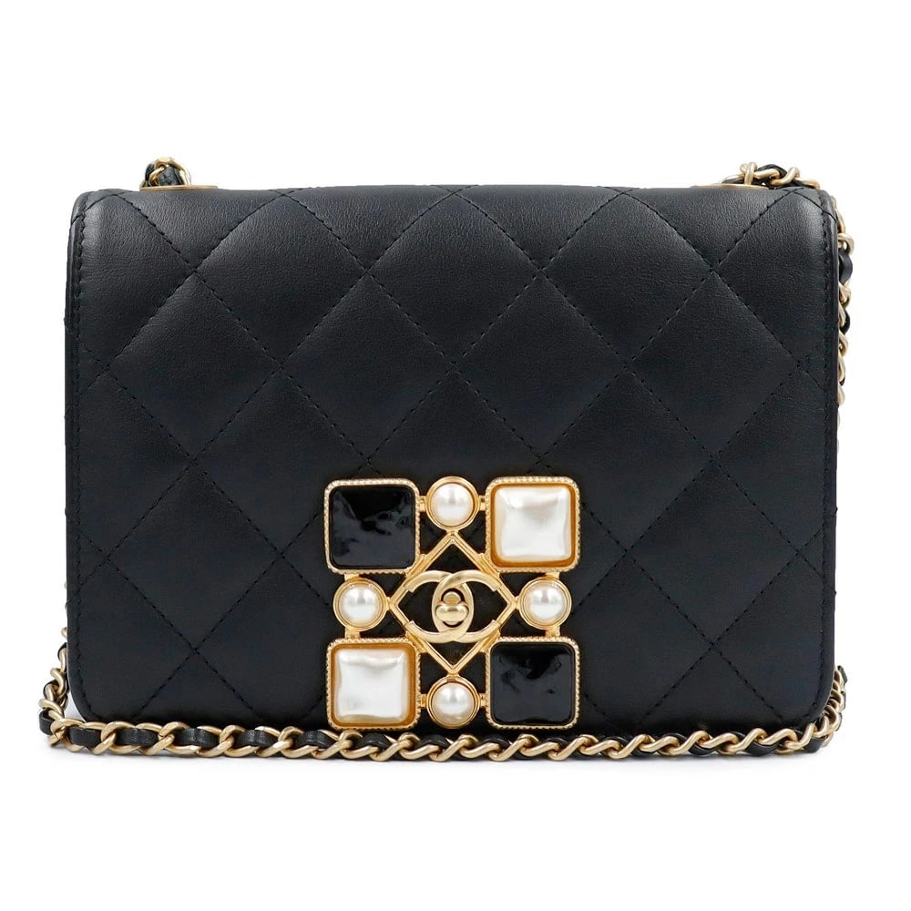 CHANEL GRIPOR MATELASSE SINGLE BLACK SHOULDER BAG: CHANEL Gripor Matelasse Single Black Shoulder Bag Brand: CHANEL Type/Style: Shoulder Bag Material: Lambskin (Sheepskin) Color: Black Size: W: 18cm x H: 14cm x D: 6cm Accessories: None Accessories