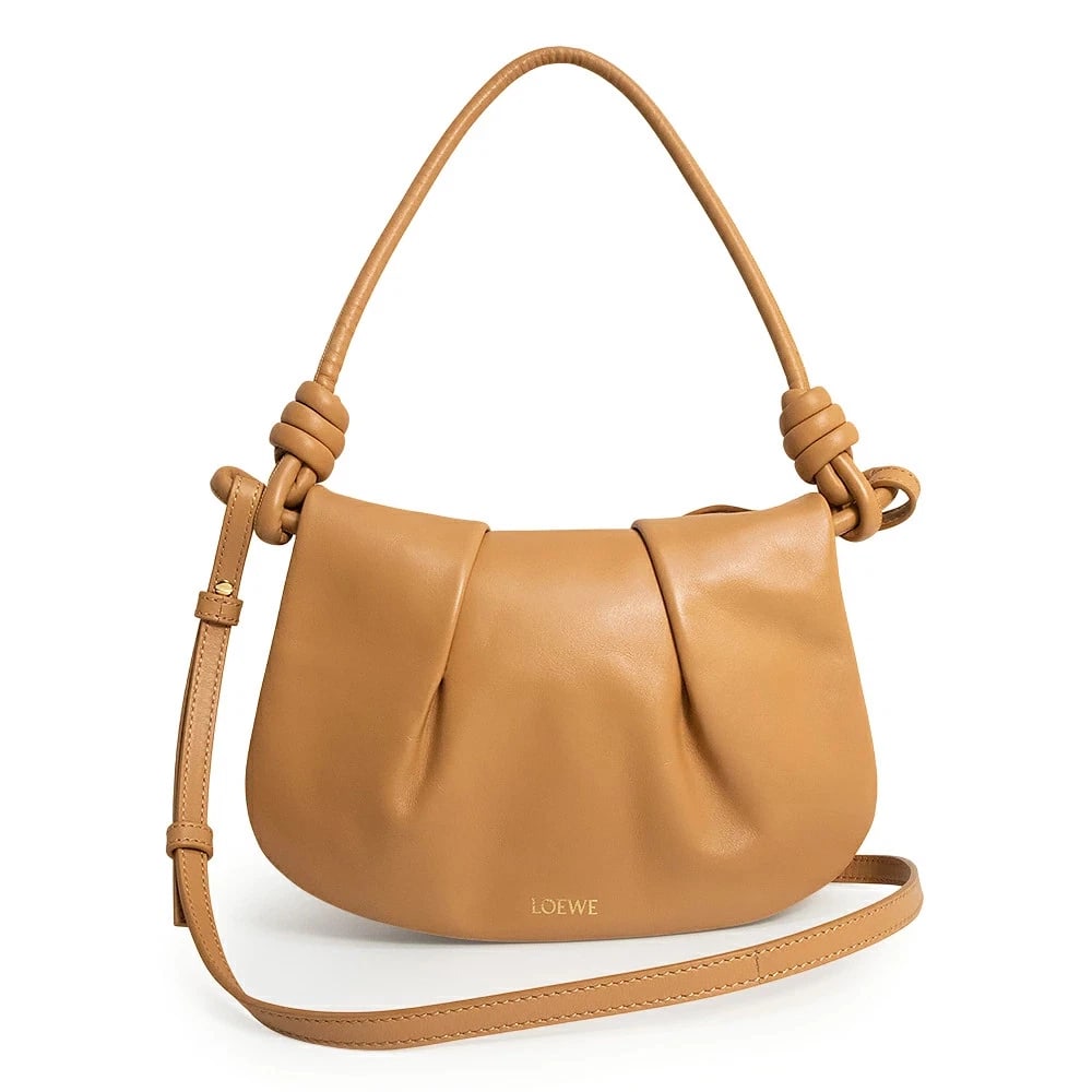 LOEWE PASEO WARM DESERT SHOULDER BAG: LOEWE Paseo Warm Desert Shoulder Bag Brand: LOEWE Type/Style: Shoulder Bag Material: Calfskin (Cowhide) Color: Warm Dessert Size: W: 21.5cm x 25cm x H: 16cm x D: 4cm Accessories: None Acce