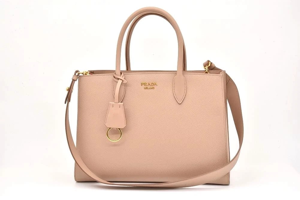 PRADA SAFFIANO LEATHER SOFIETTO TOTE BAG: Prada Saffiano Leather Sofietto Tote Bag Brand: PRADA Type/Style: Tote Bag Material: Leather Color: None Size: W33.5 x H24 x D13.5cm Accessories: None Accessories Notice: When purchasing p