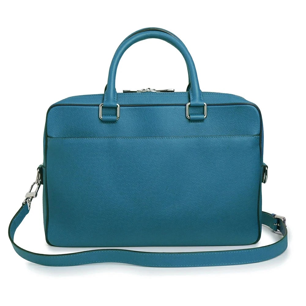LOUIS VUITTON PM TAIGA ICEBERG BLUE: LOUIS VUITTON PM Taiga Iceberg Blue Brand: LOUIS VUITTON Type/Style: Handbag Material: Taiga Color: Iceberg Size: W:37cm x H:26cm x D:6cm Accessories: None Accessories Notice: When purchasing