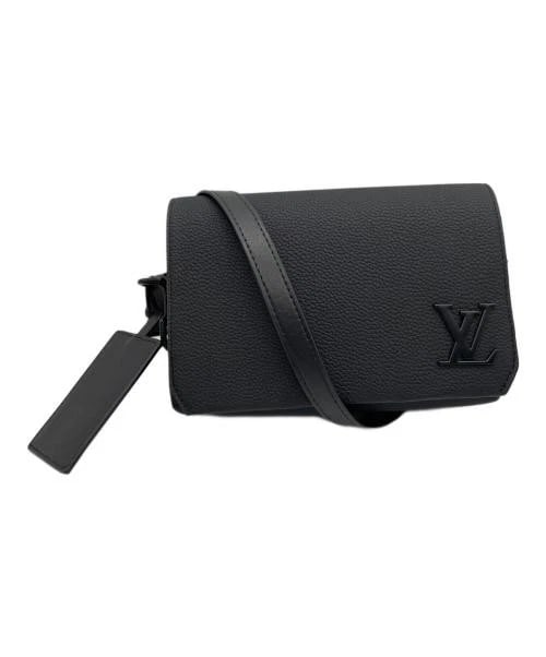 LOUIS VUITTON SHOULDER BAG: LOUIS VUITTON Shoulder Bag Brand: LOUIS VUITTON Type/Style: Shoulder Bag Material: Leather Color: Black Size: H:13cm / W:20cm / D:6.5cm Accessories: None Accessories Notice: When purchasing pre-owned