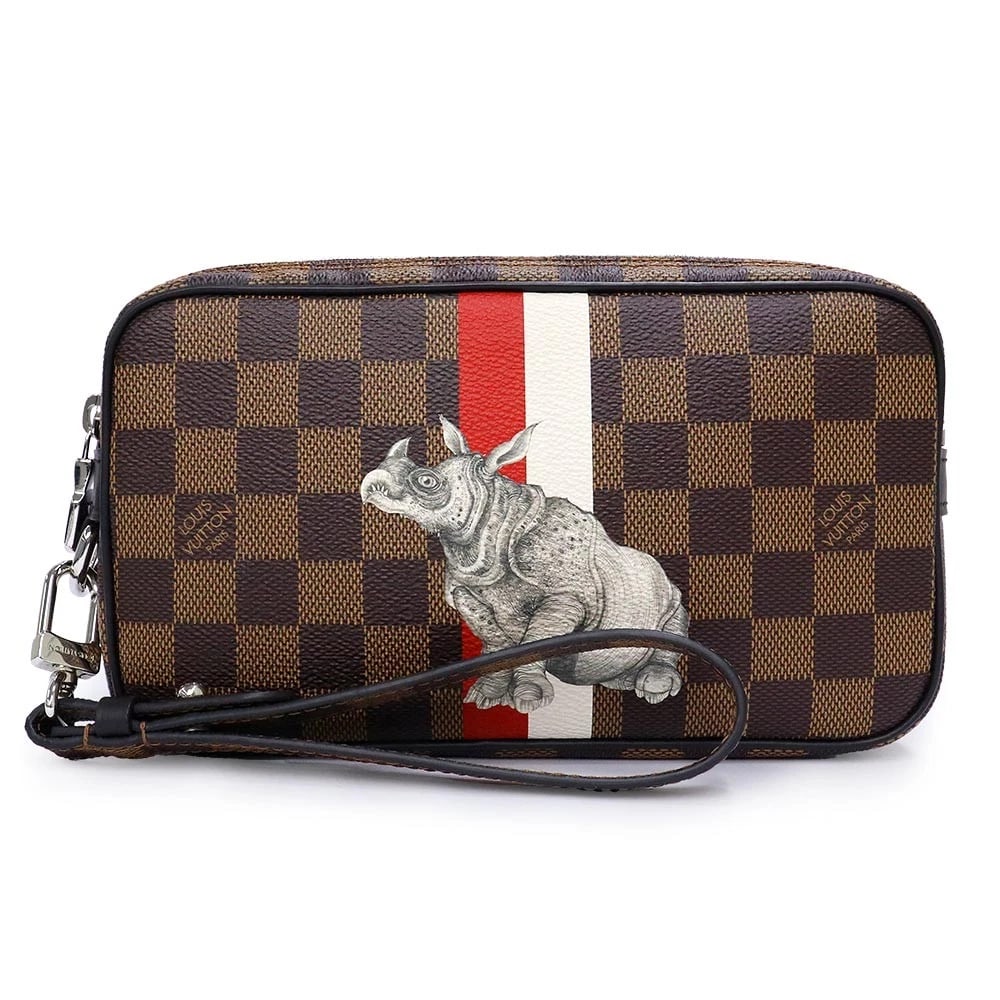 LOUIS VUITTON POCHETTE VOLGA CHAPMAN DAMIER CLUTCH: Louis Vuitton Pochette Volga Chapman Damier Clutch Brand: LOUIS VUITTON Type/Style: Clutch Material: Damier Color: Brown Size: W: 22cm x H: 12cm x D: 4cm Accessories: None Accessories Noti