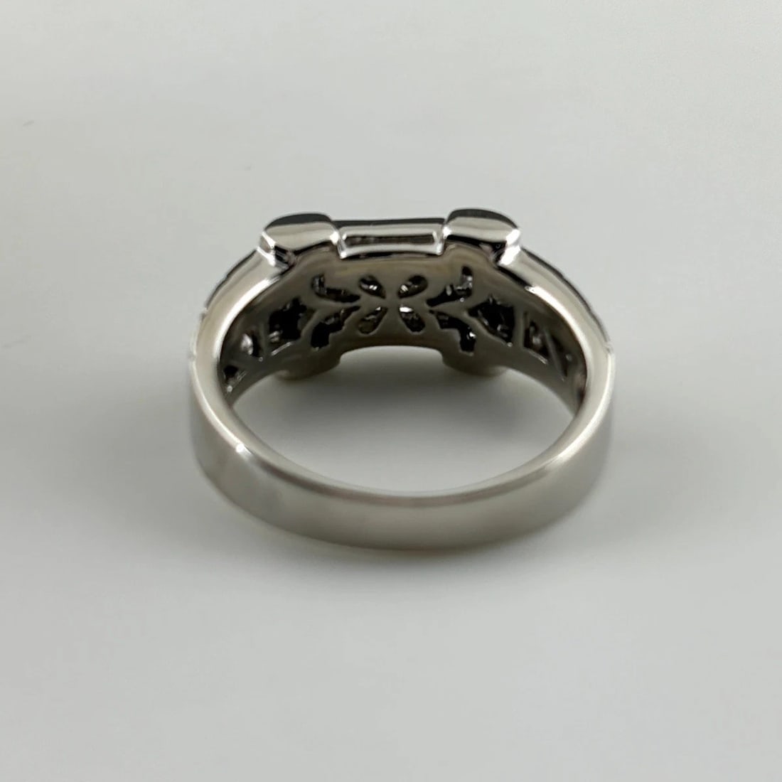 MELEE DIAMOND DESIGN RING - 3