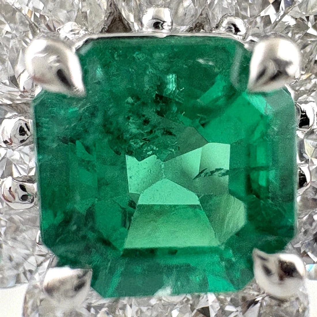 EMERALD DESIGN RING PLATINUM - 2