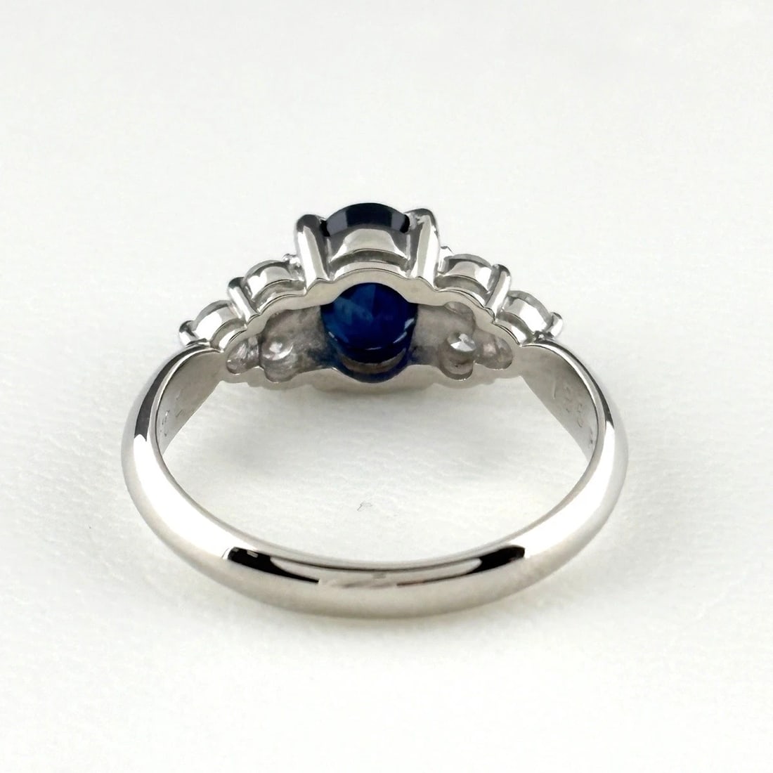 SAPPHIRE DESIGN PLATINUM RING - 3