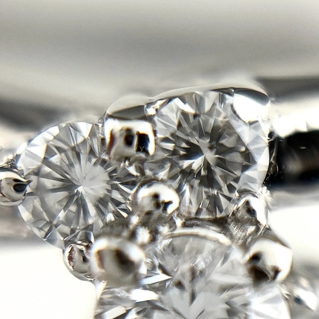 MELEE DIAMOND DESIGN RING - 3
