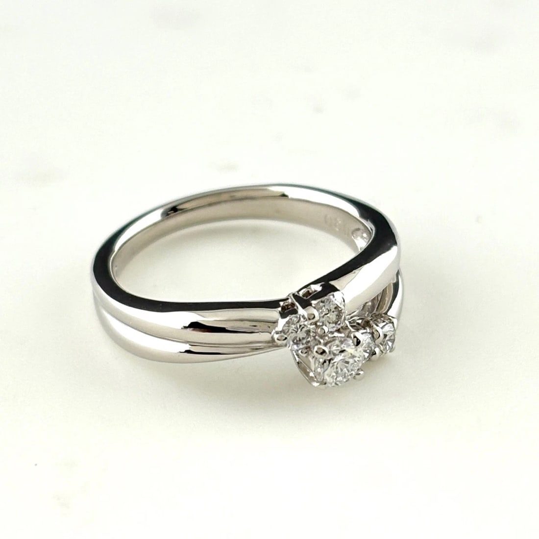 MELEE DIAMOND DESIGN RING - 4