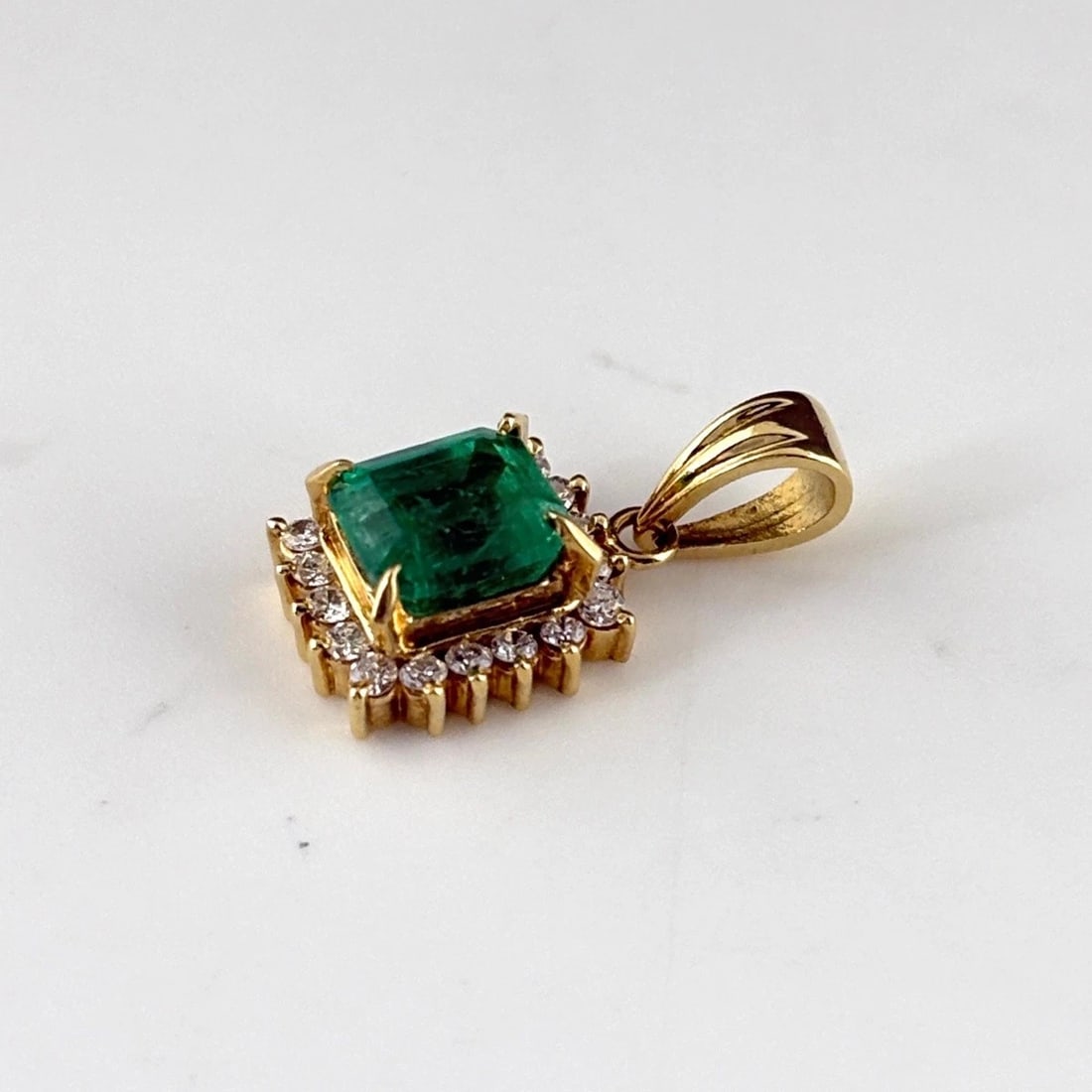 EMERALD DESIGN PENDANT HEAD - 3