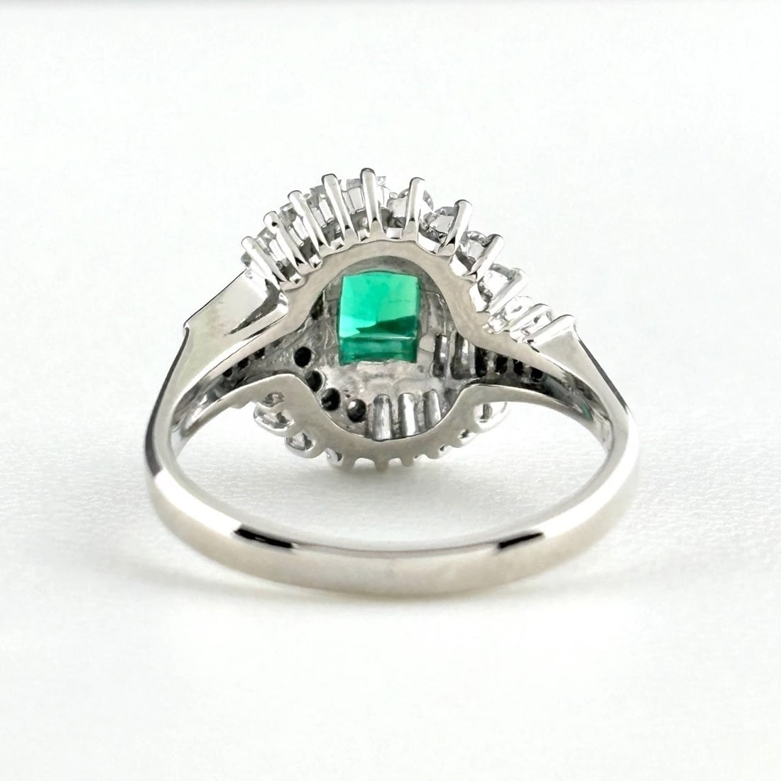 EMERALD DESIGN RING PLATINUM - 5
