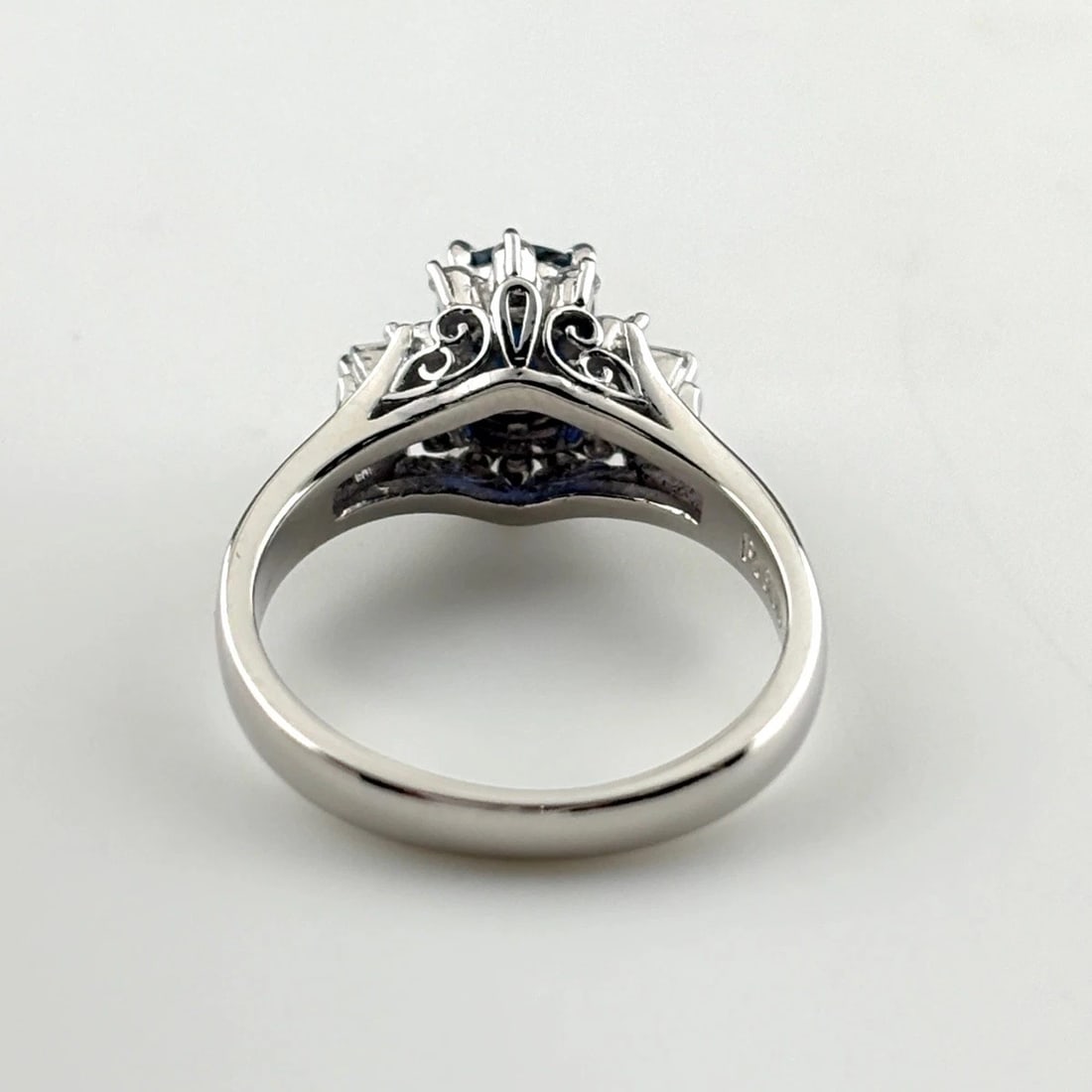 SAPPHIRE DESIGN RING - 2