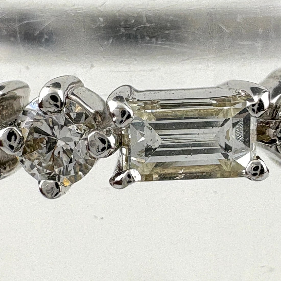 MELEE DIAMOND DESIGN RING - 2