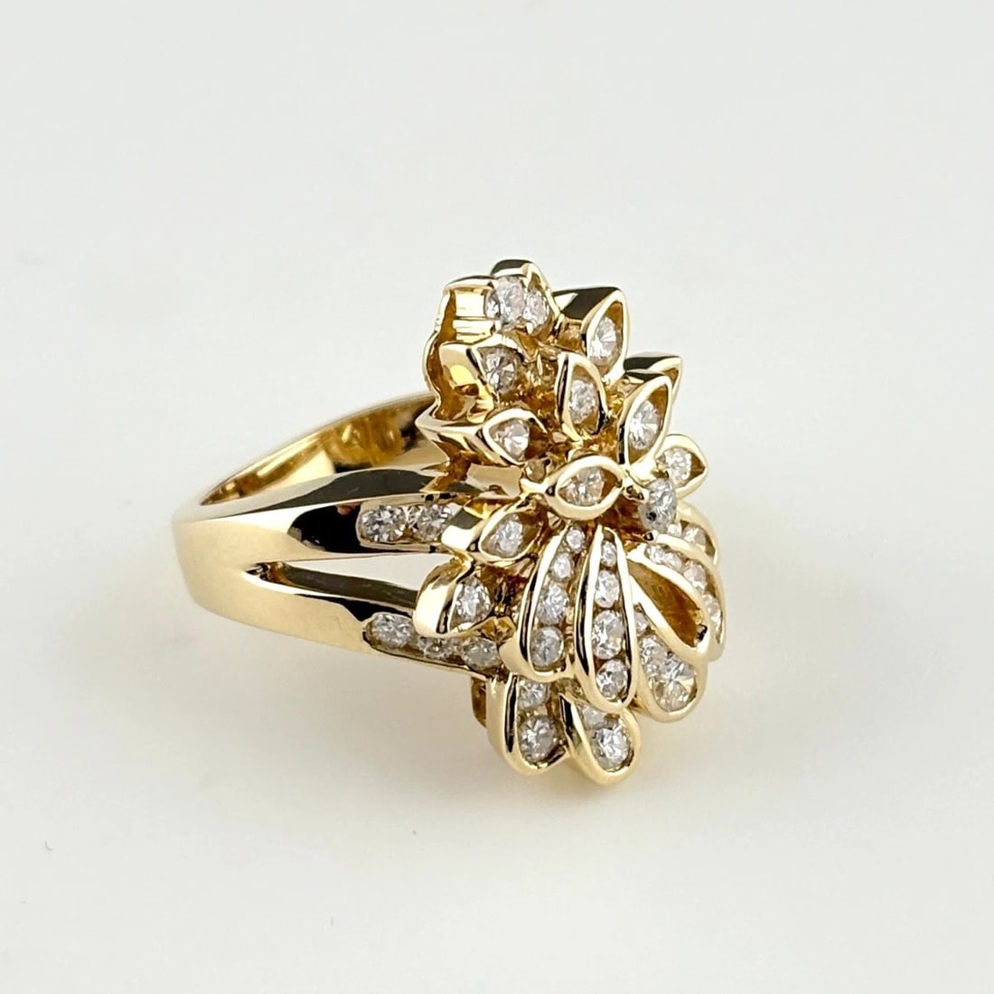 MELEE DIAMOND DESIGN RING - 3
