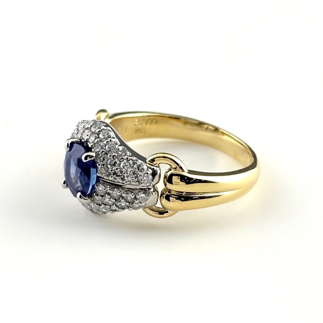 SAPPHIRE DESIGN RING (1 of 3)