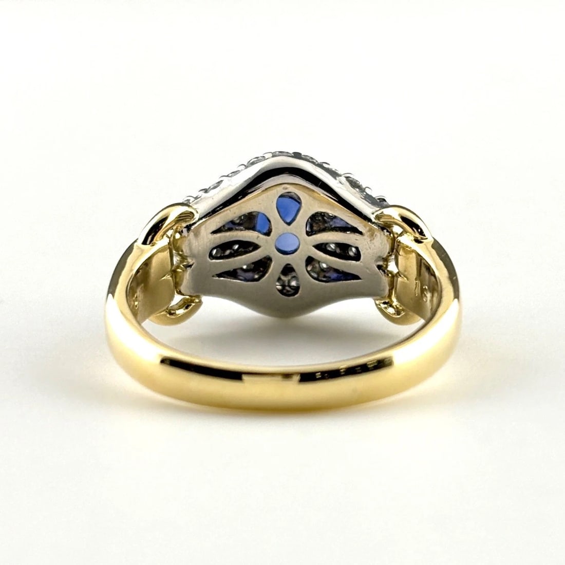 SAPPHIRE DESIGN RING - 3