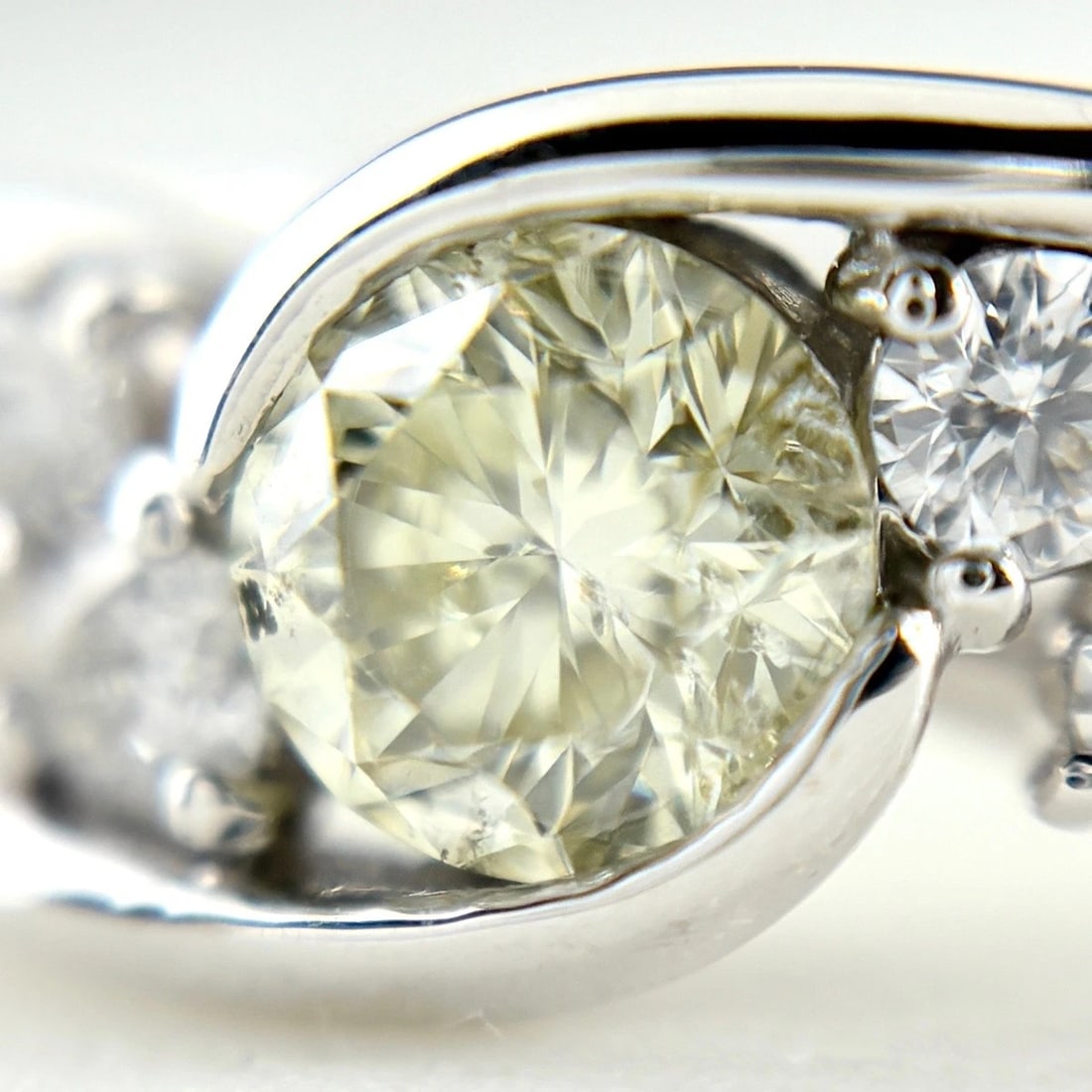 DIAMOND DESIGN RING - 2