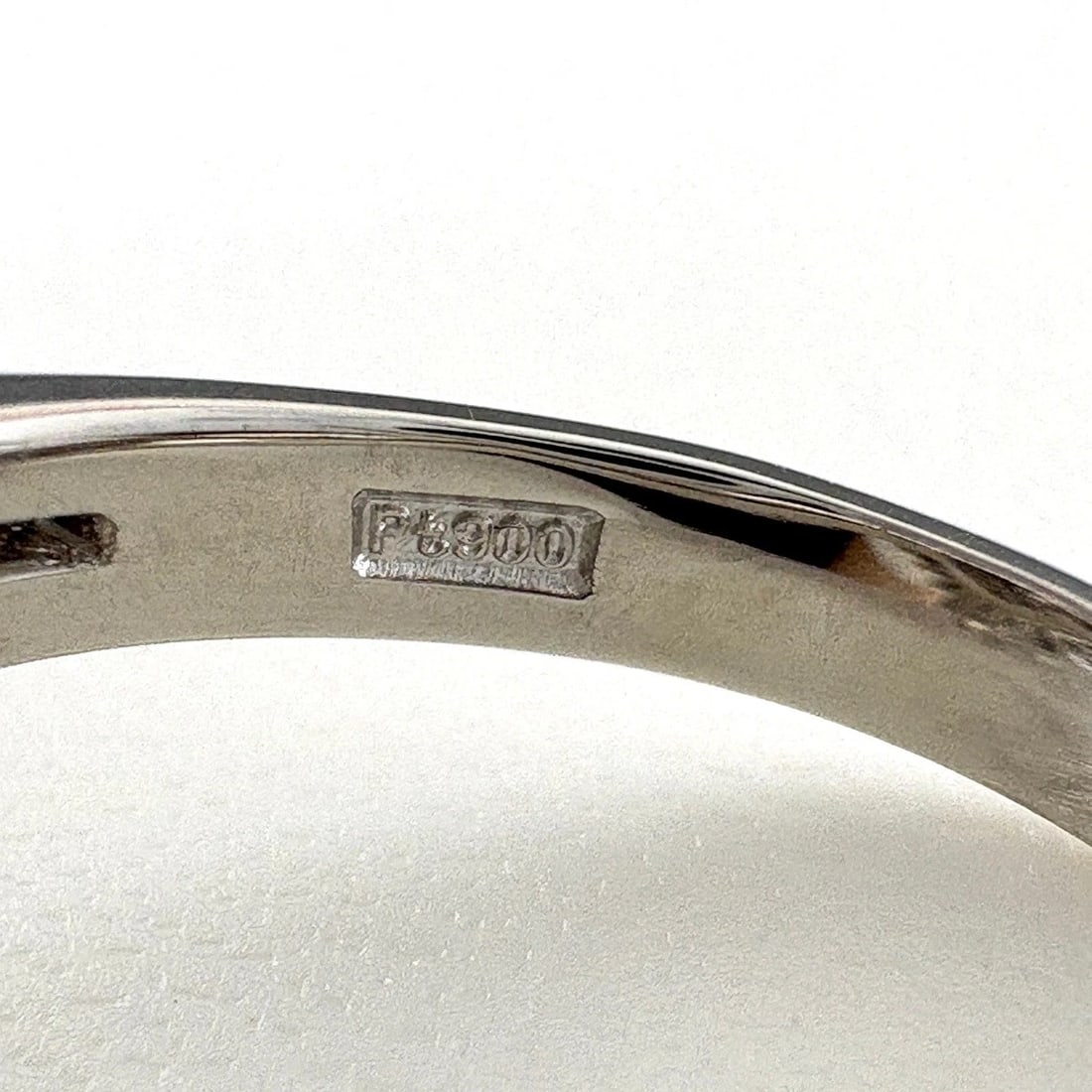 DIAMOND DESIGN RING - 4