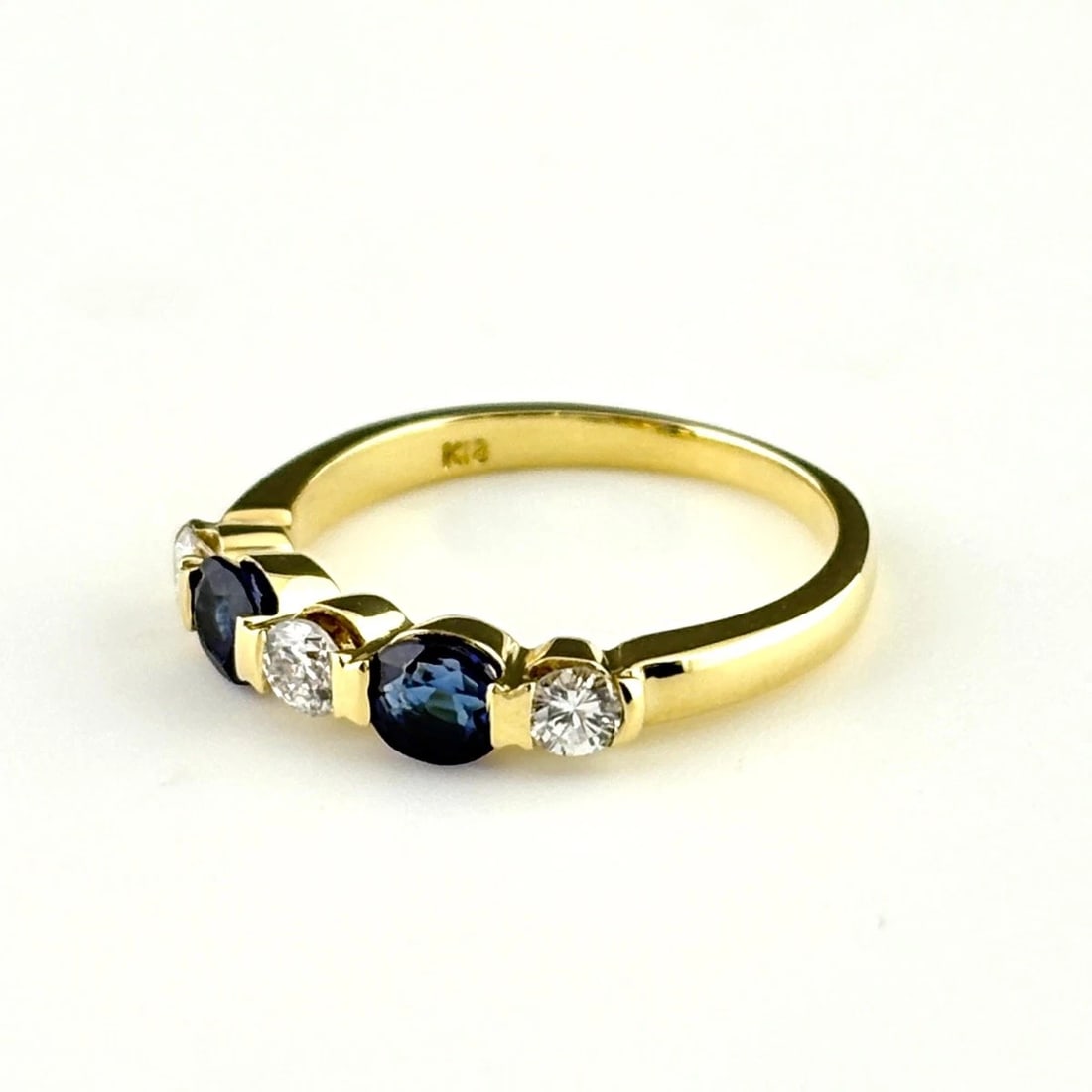 SAPPHIRE DESIGN RING: sapphire design ring Brand: Unbranded Type/Style: Ring Material: 18K YG, Main Stone sapphire Color: YG Size: US 5 Accessories: None Accessories Notice: When purchasing pre-owned goods, please refer