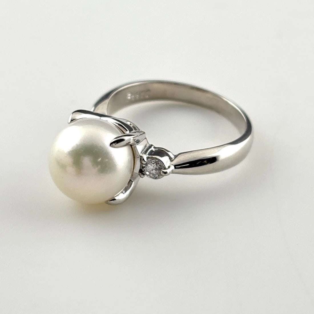 PEARL DESIGN PLATINUM RING - 2