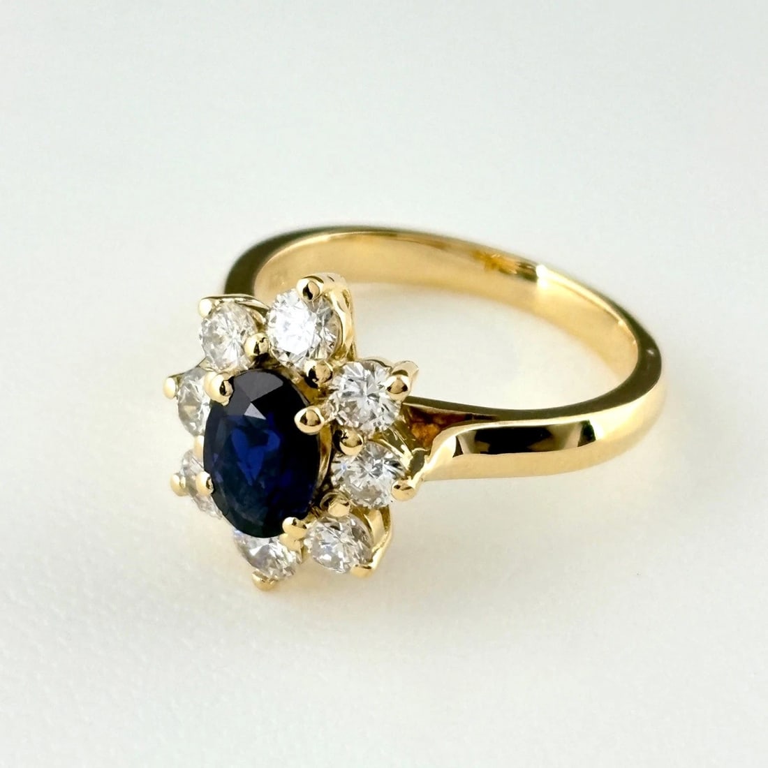 SAPPHIRE DESIGN RING: sapphire design ring Brand: Unbranded Type/Style: Ring Material: 18K YG, Main Stone sapphire Color: YG Size: US 4.5 to 5 Accessories: None Accessories Notice: When purchasing pre-owned goods, please