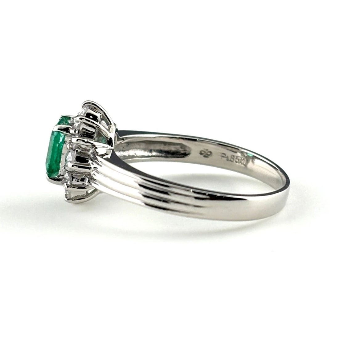 EMERALD DESIGN RING - 3