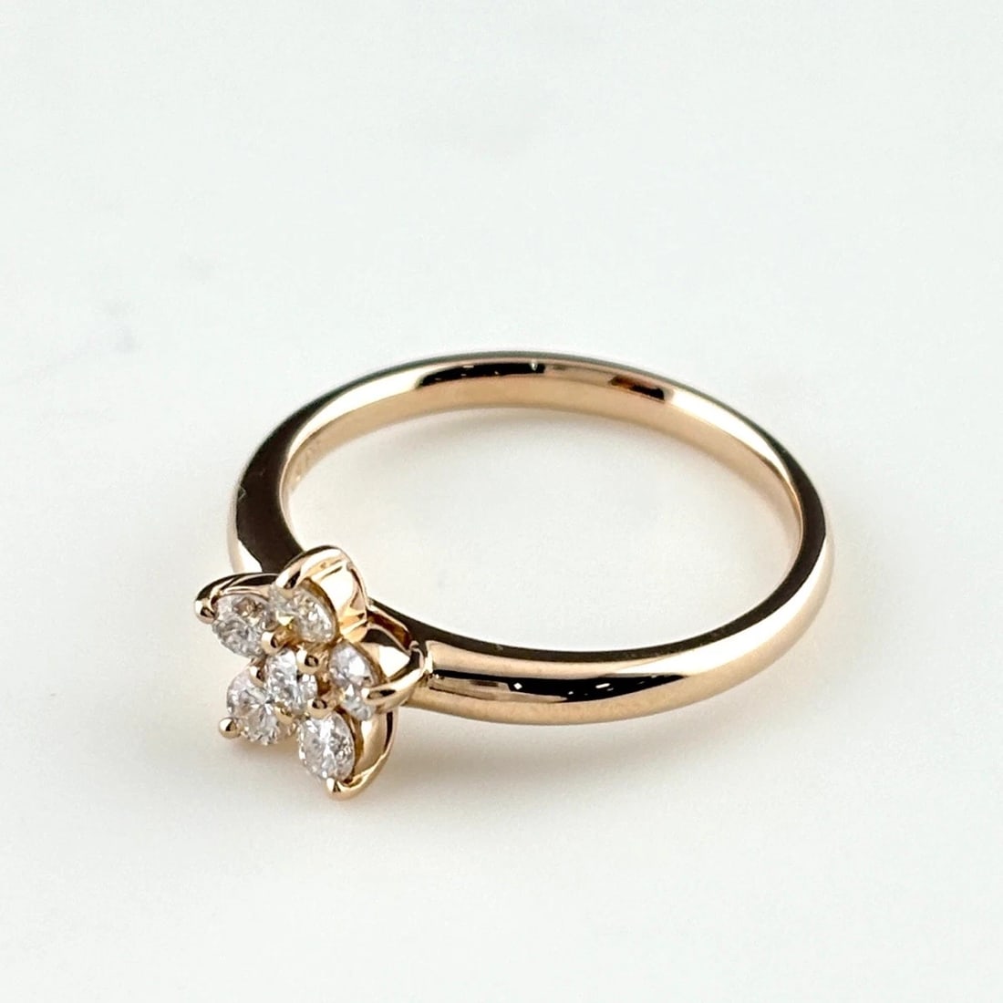 FLOWER MOTIF DESIGN RING: flower motif design ring Brand: Unbranded Type/Style: Ring Material: 18K ?PG, Main Stone Natural Color: PG Size: US 5 Accessories: None Accessories Notice: When purchasing pre-owned goods, please