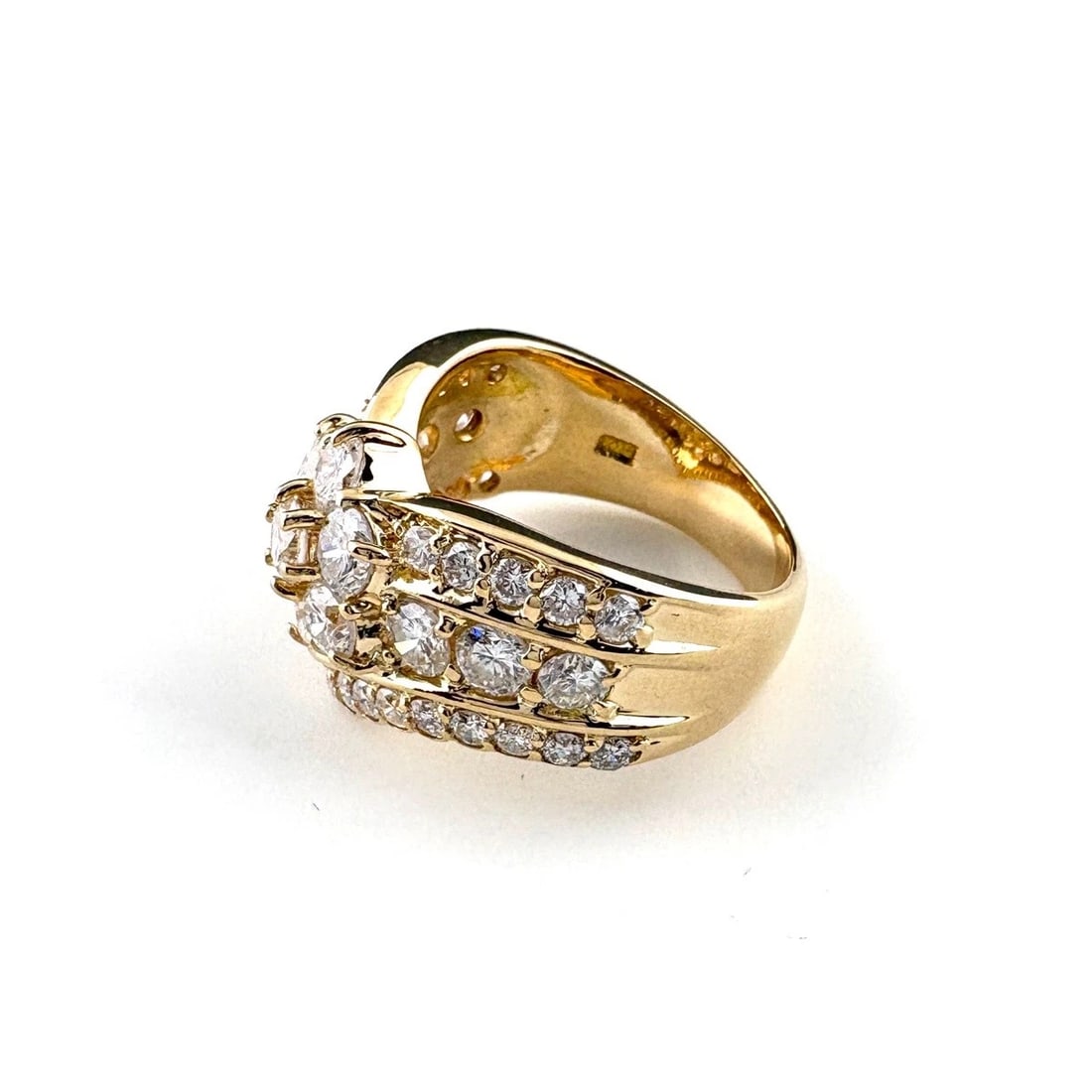 FLOWER MOTIF DESIGN RING: flower motif design ring Brand: Unbranded Type/Style: Ring Material: 18K YG, Main Stone Natural Color: YG Size: US 4.5 to 5 Accessories: None Accessories Notice: When purchasing pre-owned goods,