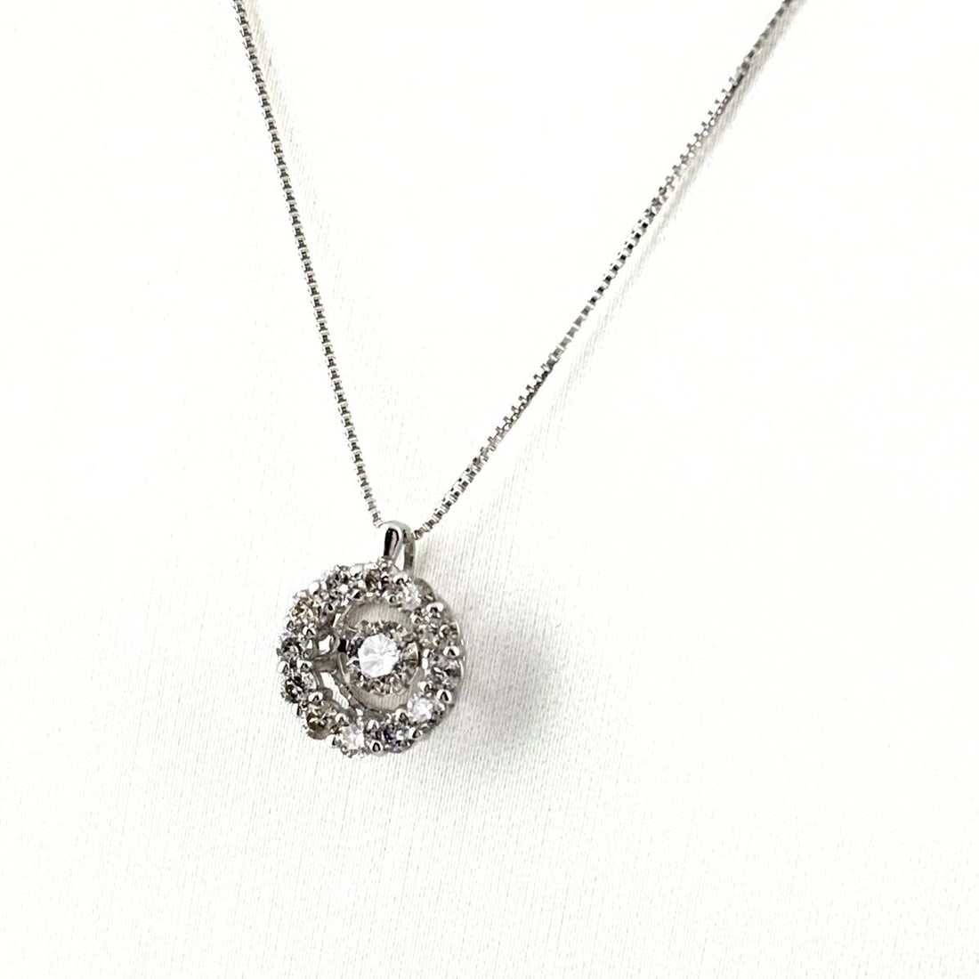 MELEE DIAMOND DESIGN NECKLACE: melee diamond design necklace Brand: Unbranded Type/Style: Necklace Material: 18K WG, Main Stone Natural Color: WG Size: Chain / code 45cm(17.7") Chain width 0.5mm(0.0") Total length of the pendant he