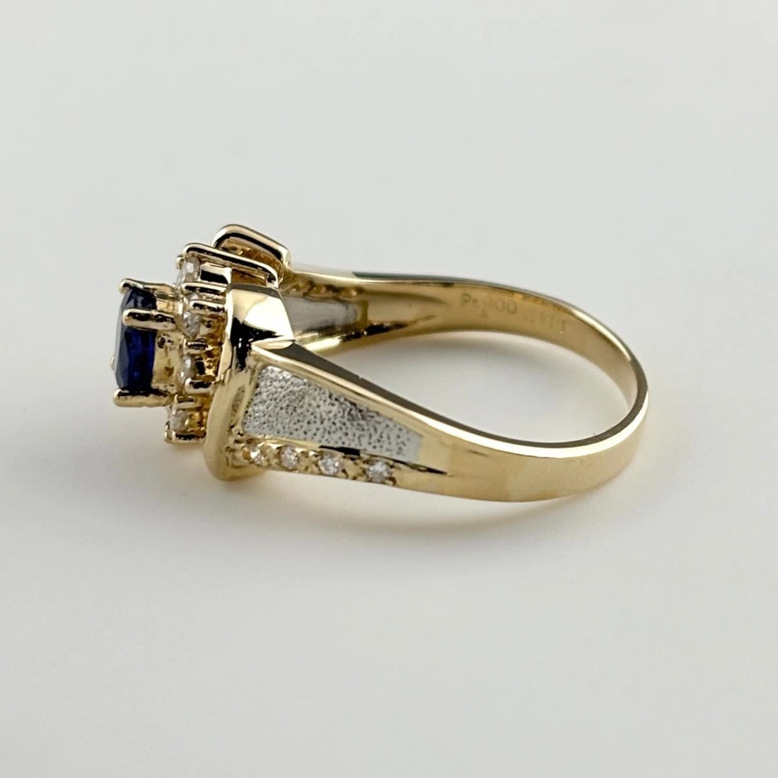 SAPPHIRE DESIGN RING - 3