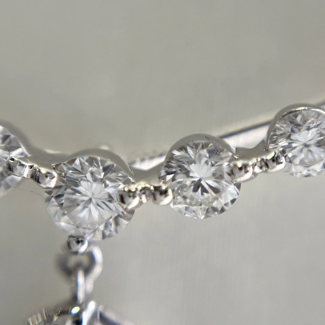 DIAMOND DESIGN NECKLACE - 3