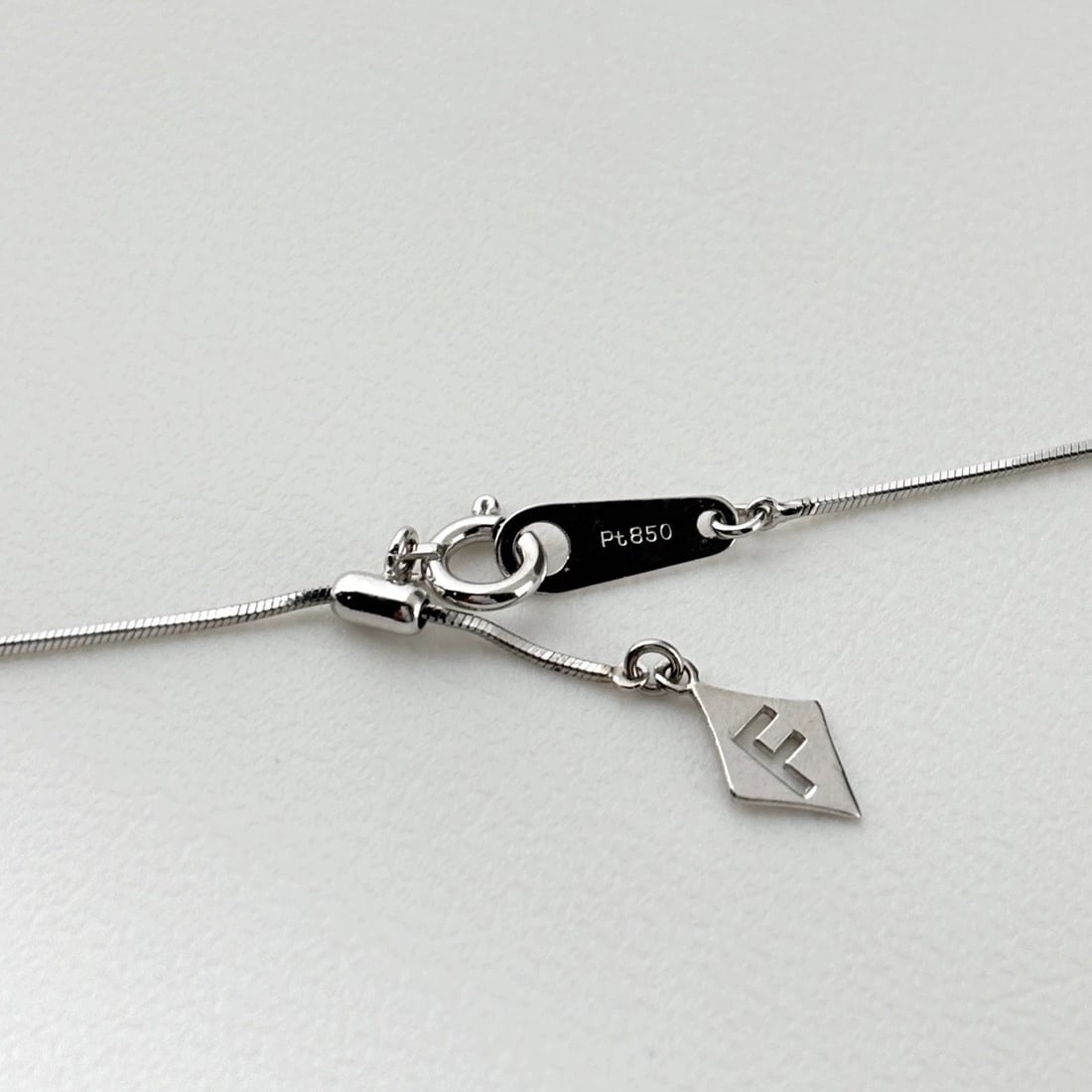 DIAMOND DESIGN NECKLACE - 4