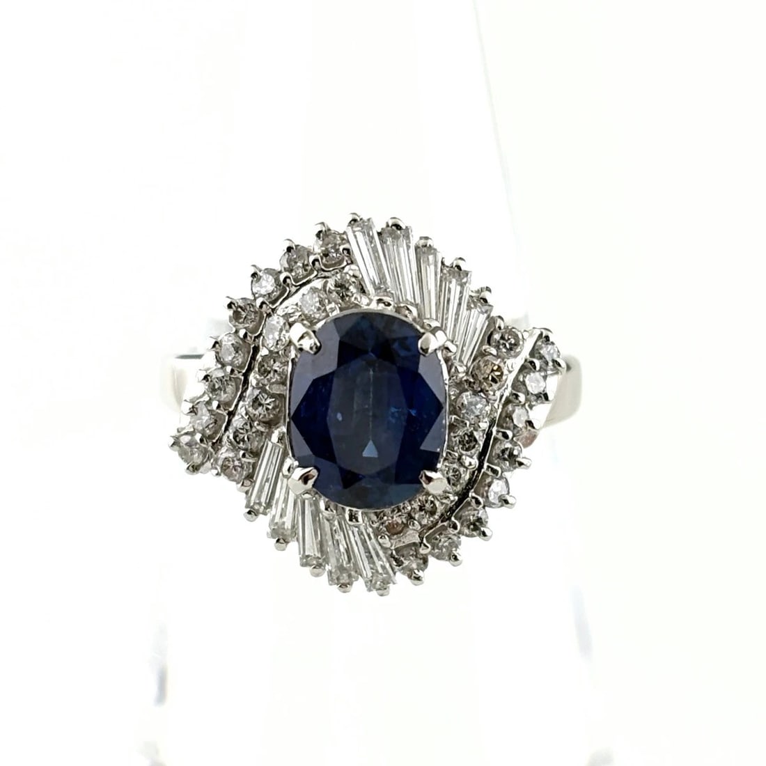 SAPPHIRE DESIGN PLATINUM RING: sapphire design Platinum ring Brand: Unbranded Type/Style: Ring Material: Pt900, Main Stone sapphire Color: Silver Size: US 6.5 to 7 Accessories: None Accessories Notice: When purchasing pre-owned