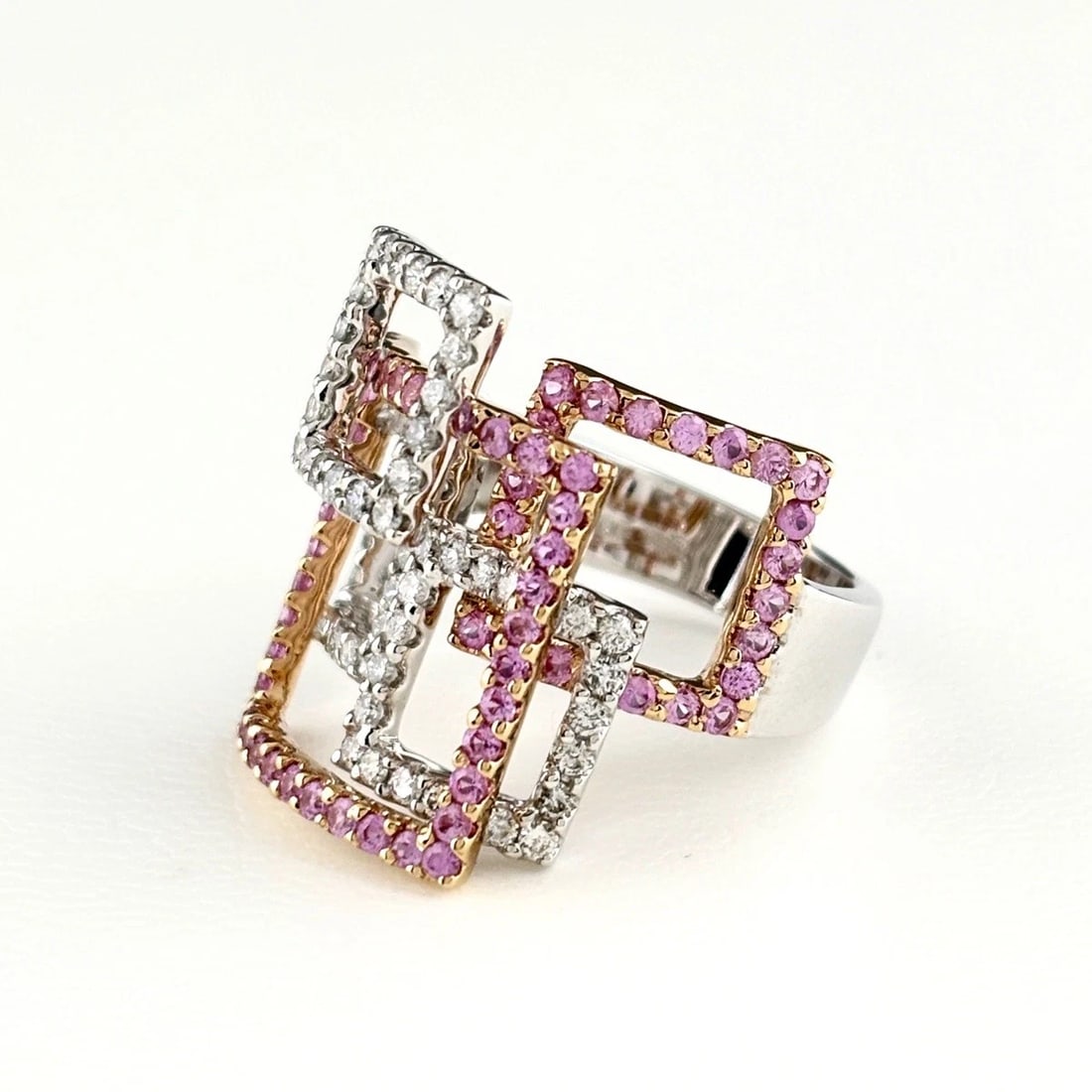 PINK SAPPHIRE DESIGN RING: pink sapphire design ring Brand: Unbranded Type/Style: Ring Material: 18K PG, Main Stone Pink sapphire Color: PG Size: US 6.5 to 7 Accessories: None Accessories Notice: When purchasing pre-owned