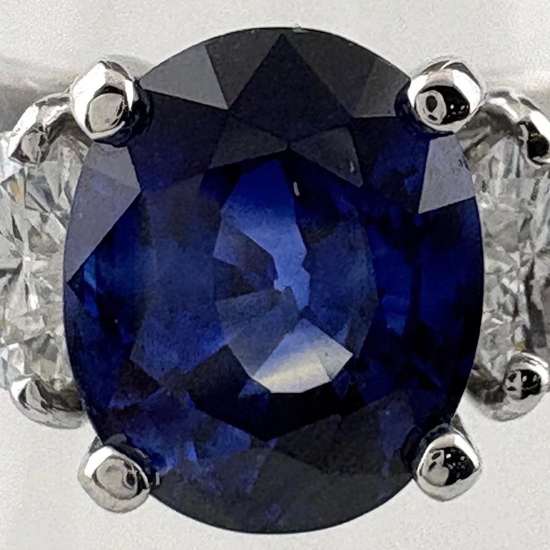 SAPPHIRE DESIGN RING - 2