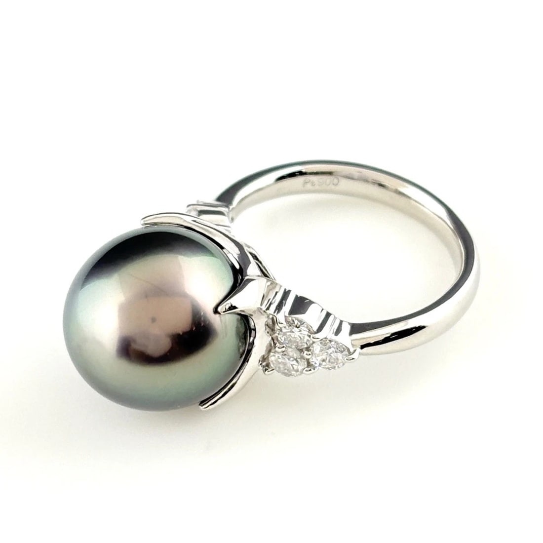 PEARL DESIGN RING PLATINUM: pearl design ring Platinum Brand: Unbranded Type/Style: Ring Material: Pt900, Main Stone Pearl Color: PT Size: US 4.5 to 5 Accessories: None Accessories Notice: When purchasing pre-owned goods,