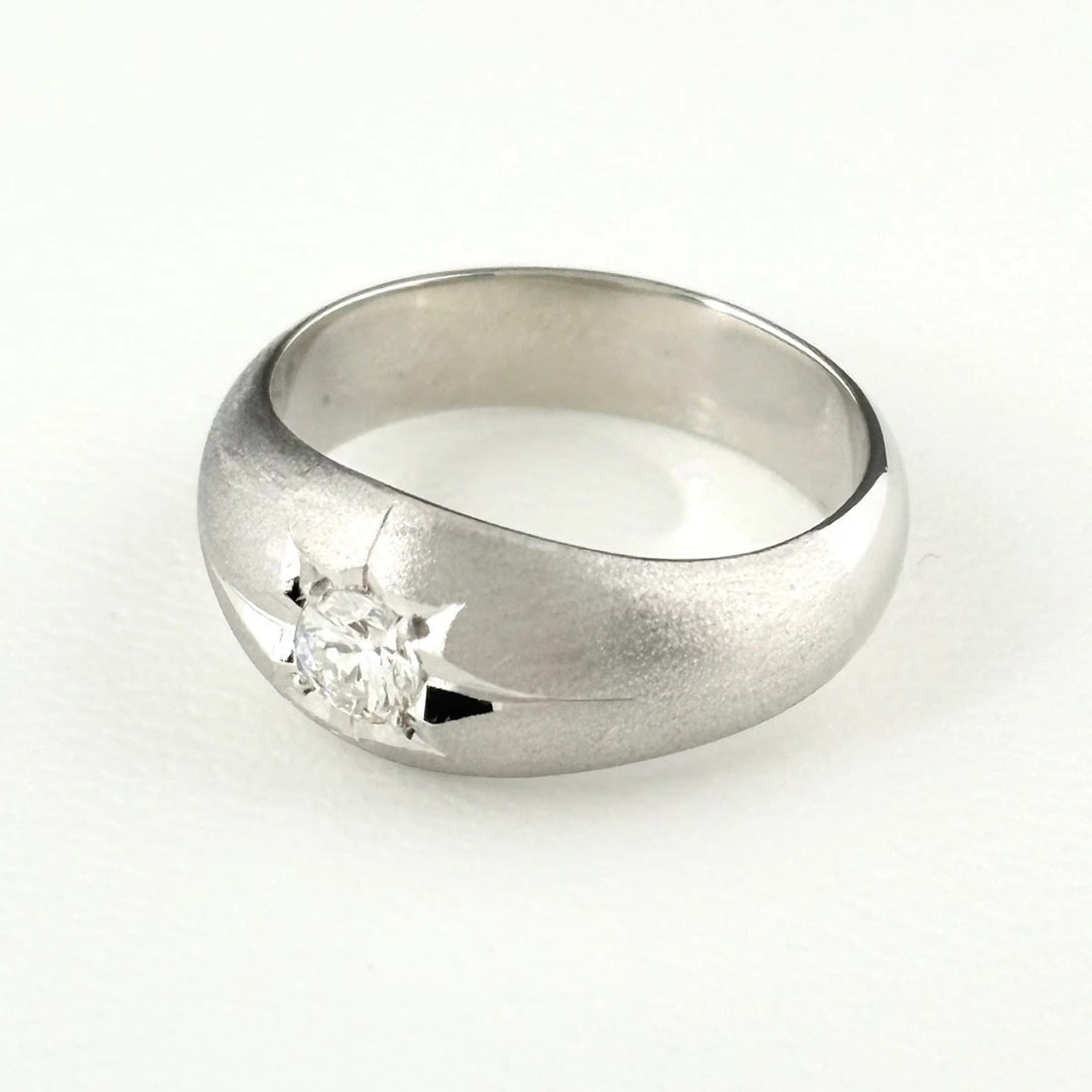 DIAMOND DESIGN RING: diamond design ring Brand: Unbranded Type/Style: Ring Material: Pt900, Color: PT Size: US 6.5 to 7 Accessories: None Accessories Notice: When purchasing pre-owned goods, please refer to the photos of