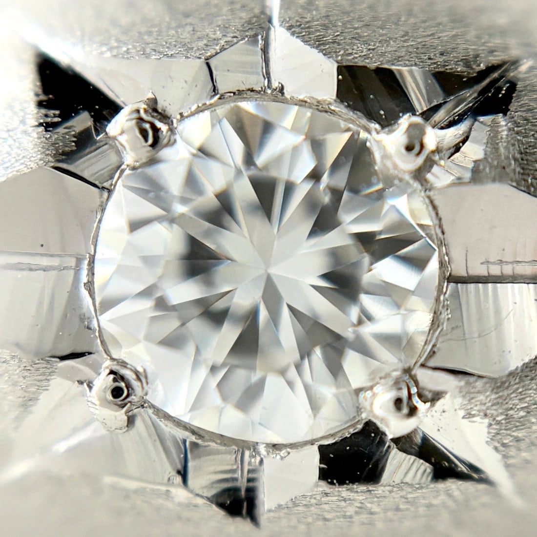 DIAMOND DESIGN RING - 2