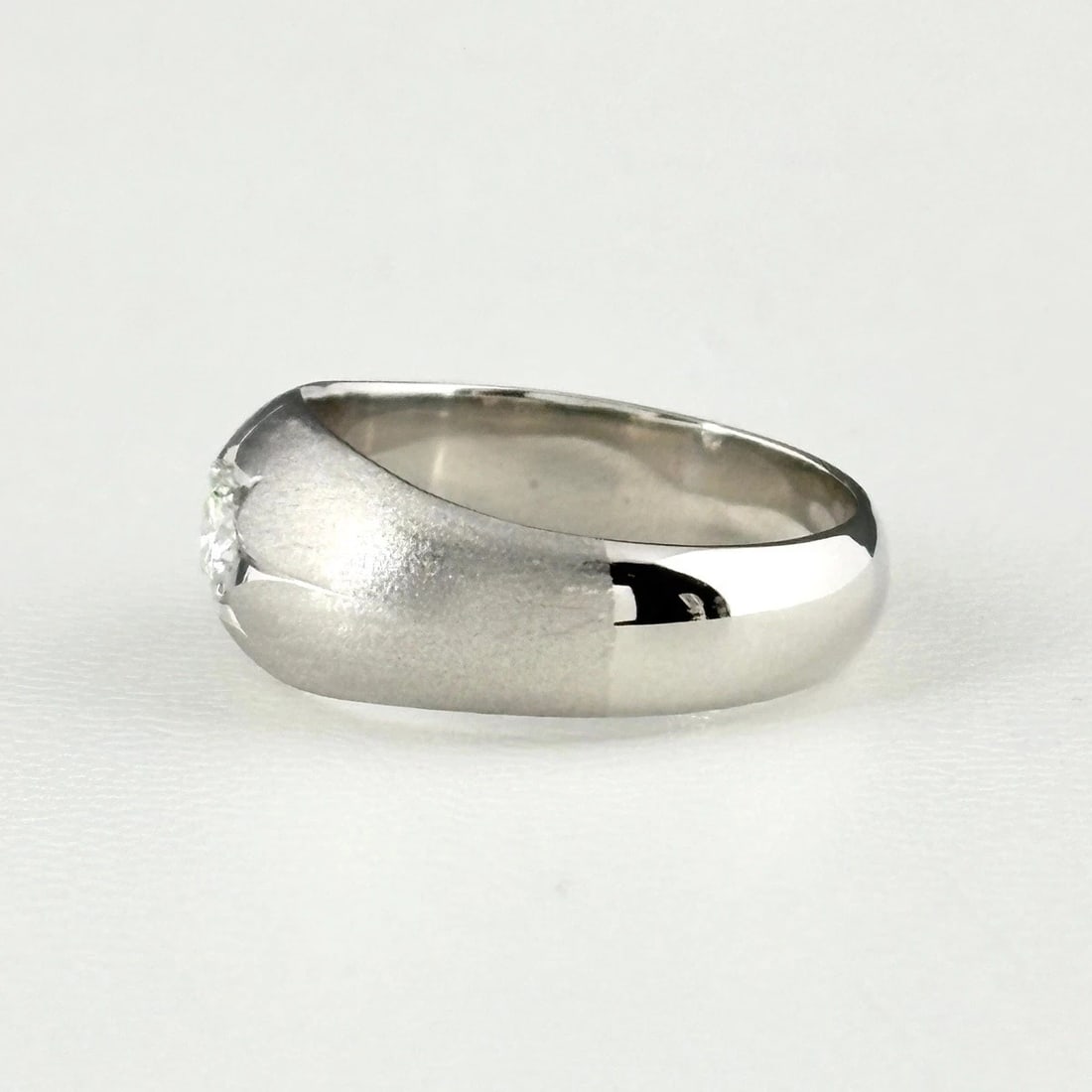 DIAMOND DESIGN RING - 3